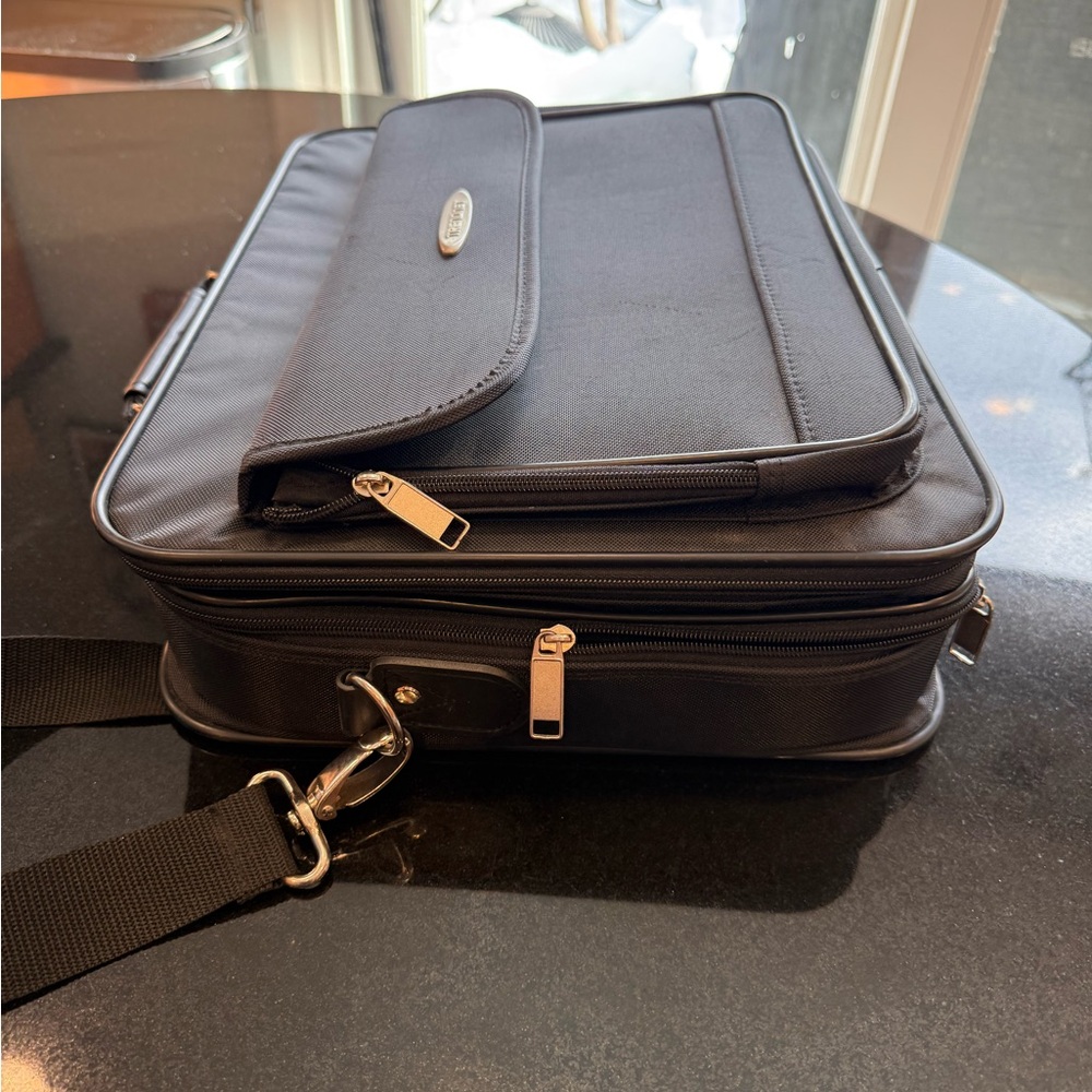 Black Men's Laptop Bag with shoulder Strap